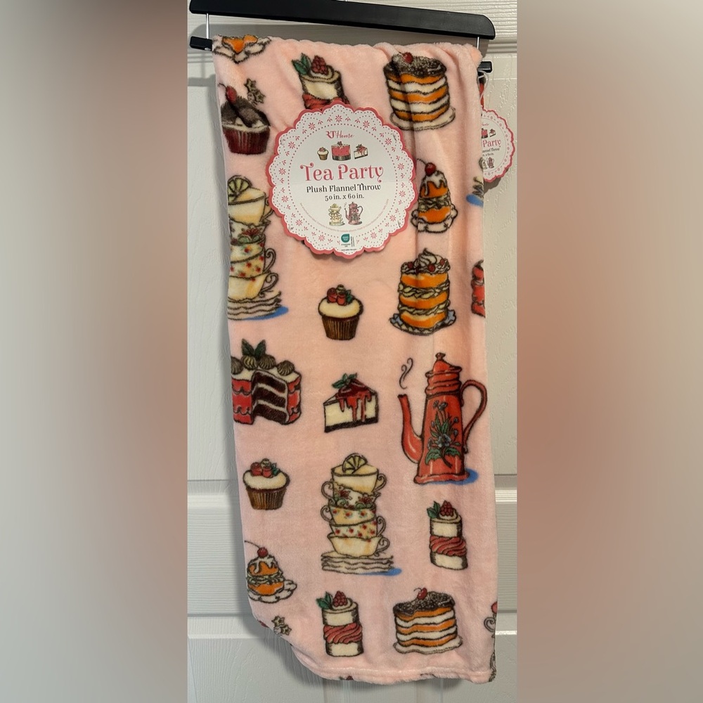 Tea Party Plush Blanket 50x60” cottagecore Cake cup cake Pink